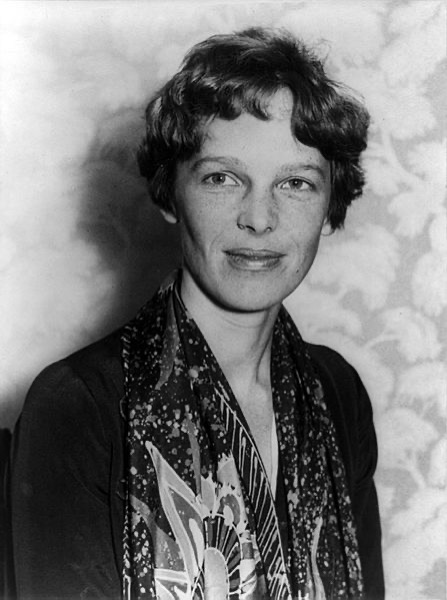 Foto potret Amelia Earhart