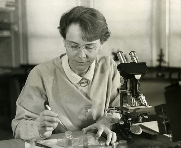 Foto potret Barbara McClintock