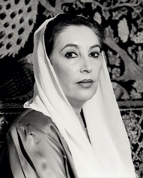 Foto potret Benazir Bhutto