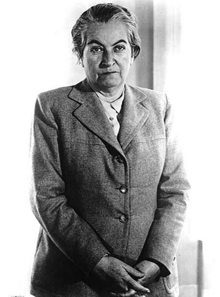 Foto potret Gabriela Mistral