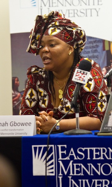 Foto potret Leymah Gbowee
