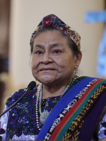 Foto potret Rigoberta Menchú